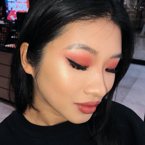 🧞♂️LE🧞♂️MAC Aladdin Collection Lipglass- Jewels On Jewels - Picture 11 of 16